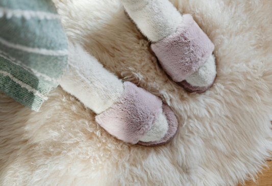 7 simple tips to keep your feet warm all winter (without breaking the bank)